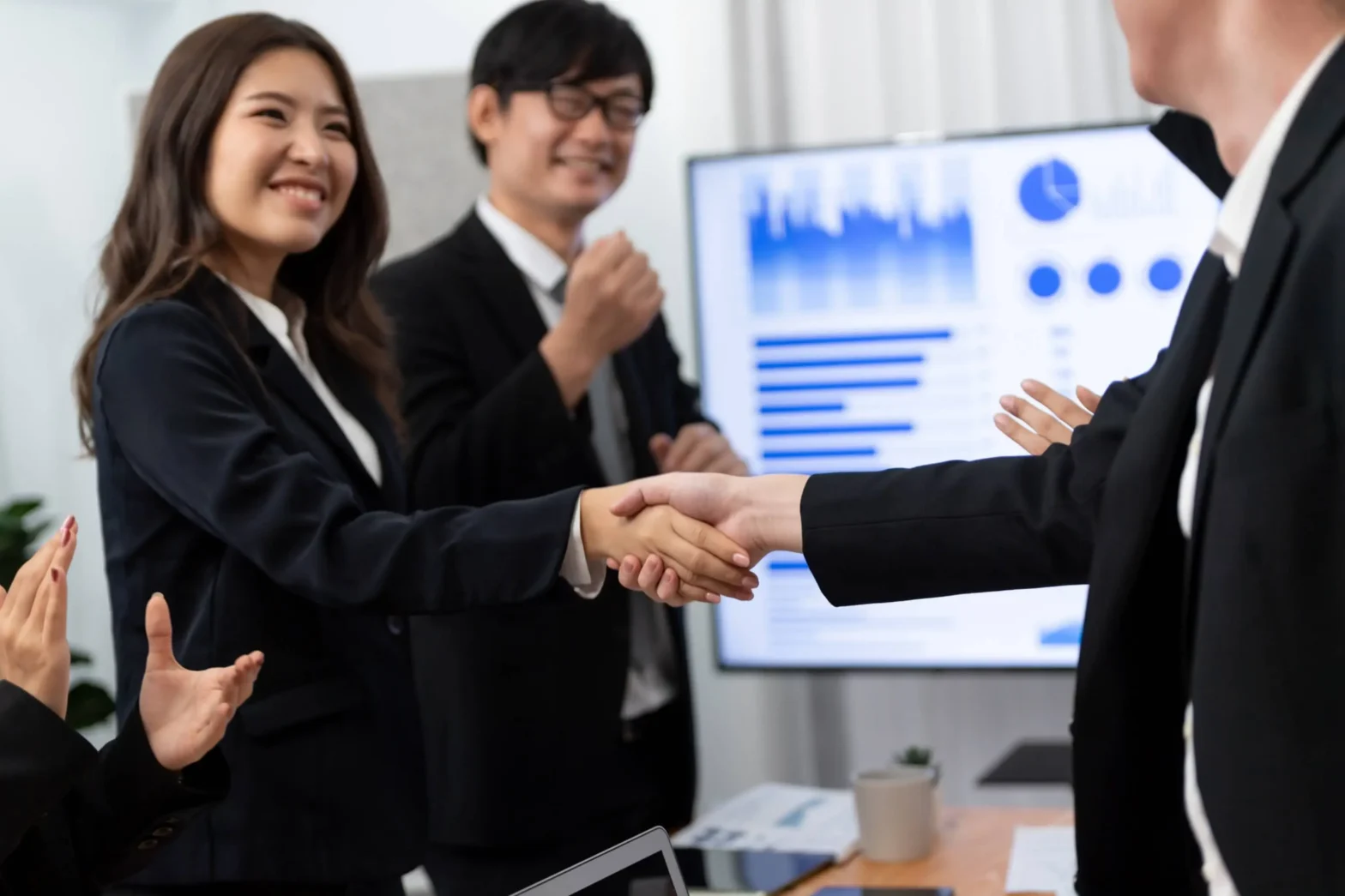 Two People shaking hands after deciding a list of B2B Lead Generation Companies in USA